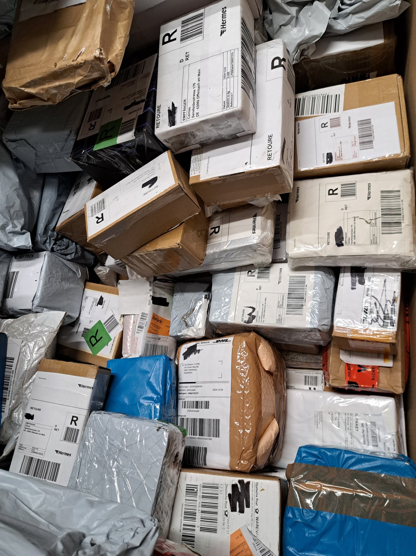 10 Secret Packs - Unzustellbare oder Retouren-Pakete von DHL, Hermes, Amazon & Co